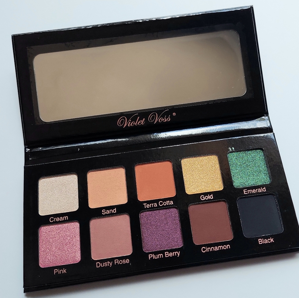 Violet Voss Essentials PRO Series Eyeshadow Palette